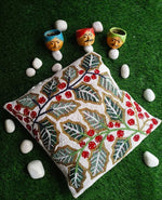 HM Mapel Leaf Beads Cushion Cover
